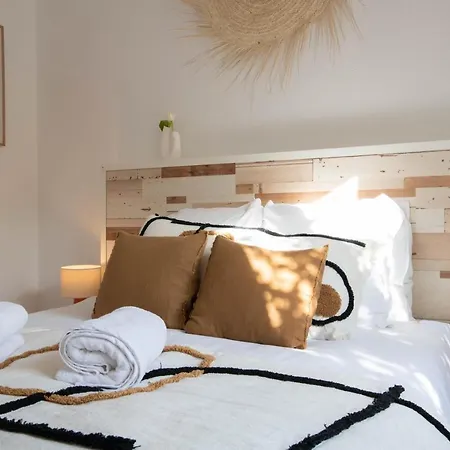 Hotel B